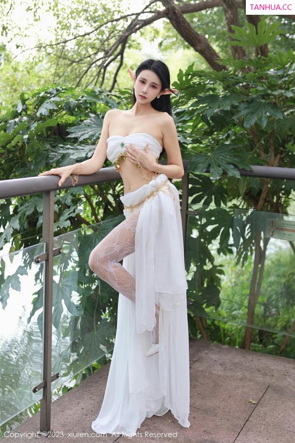 [XiuRen]高清写真图 2023.11.02 No.7598 草莓mm 美腿户外